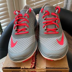Womens size 7 Nike FS Lite running shoes